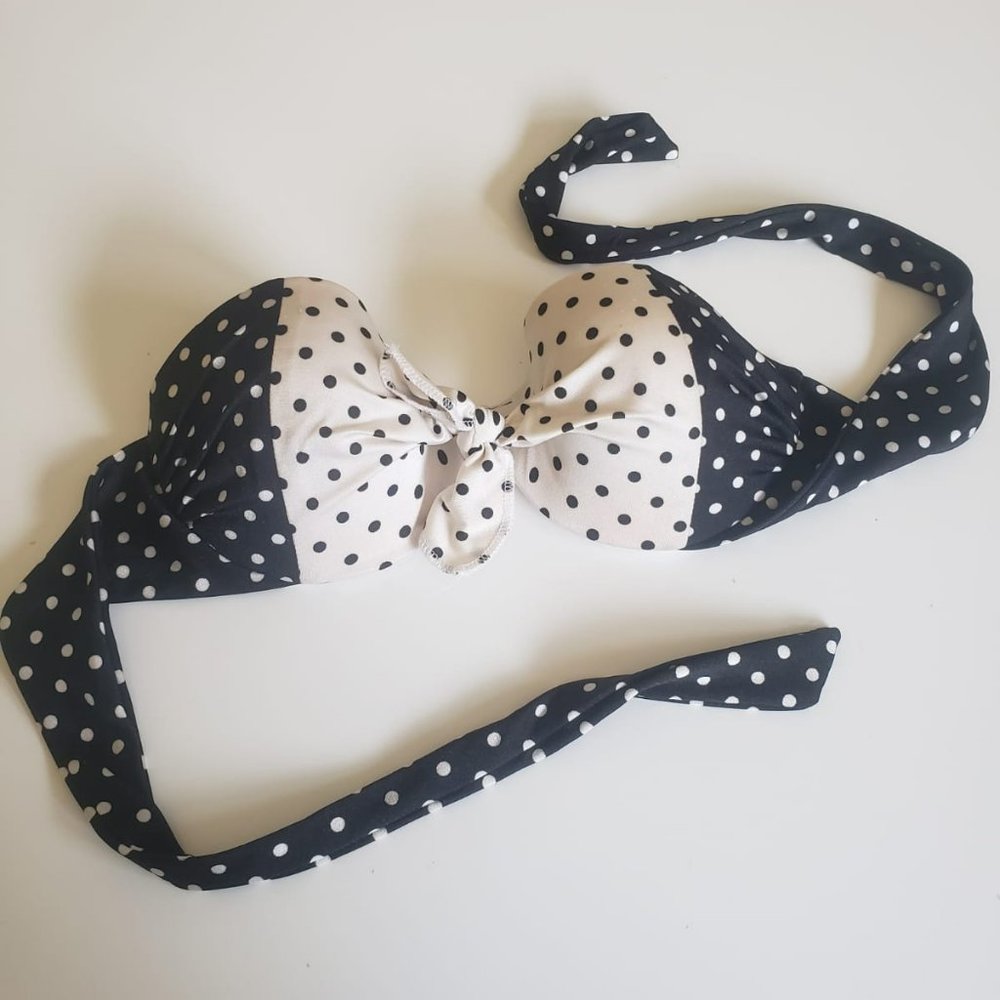 🍄 3 for $35 🍄 VS Polka dotted bikini